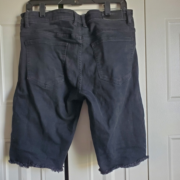 Embellish - Picture 4 of 4